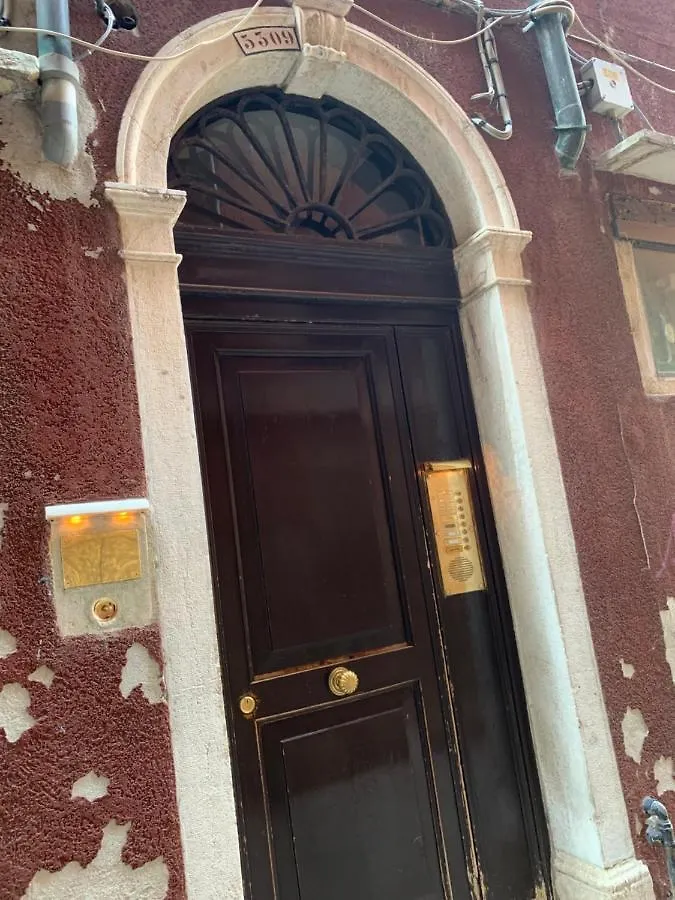 Luxury Apartment In San Marco With Canal View Venecia